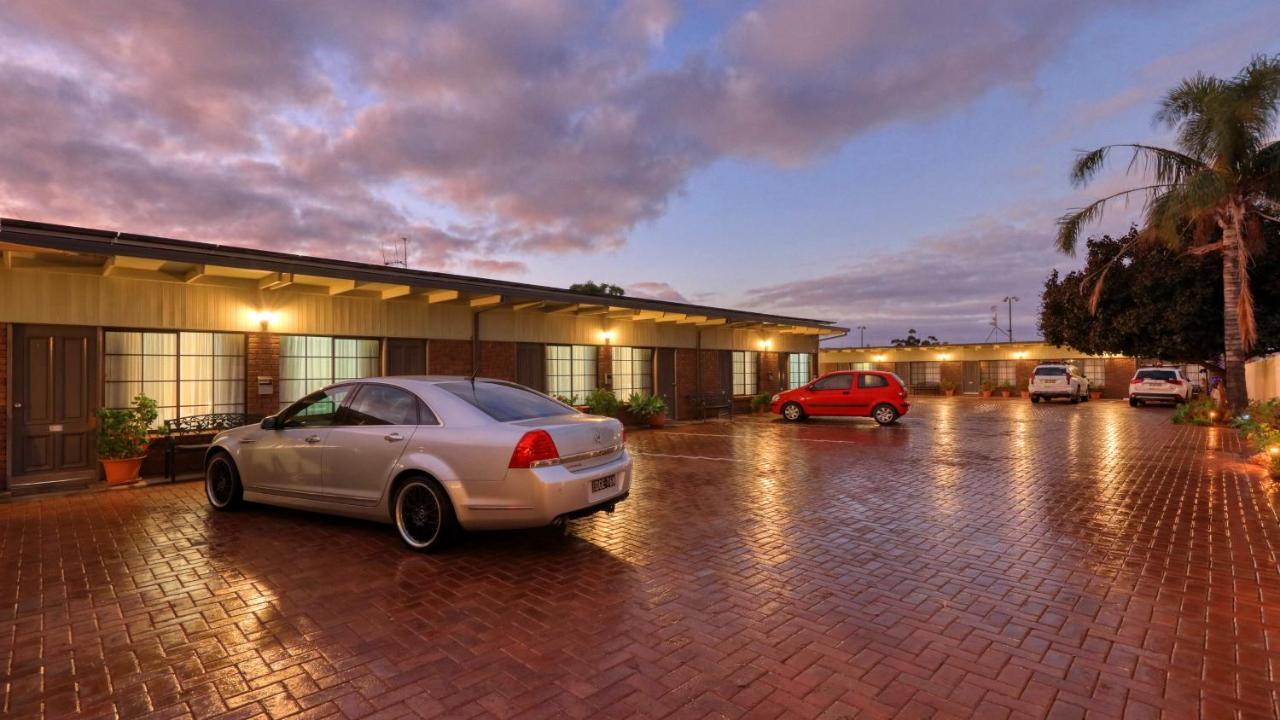 Oasis Motor Inn Broken Hill Eksteriør bilde