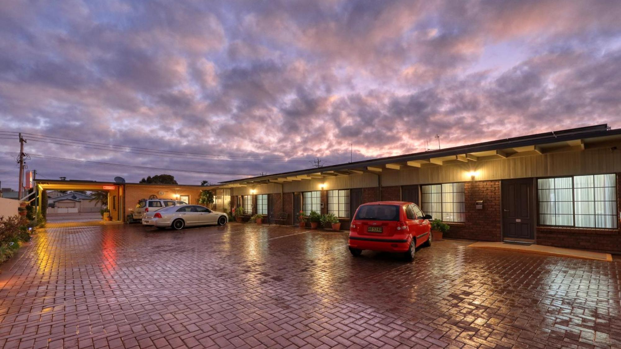 Oasis Motor Inn Broken Hill Eksteriør bilde
